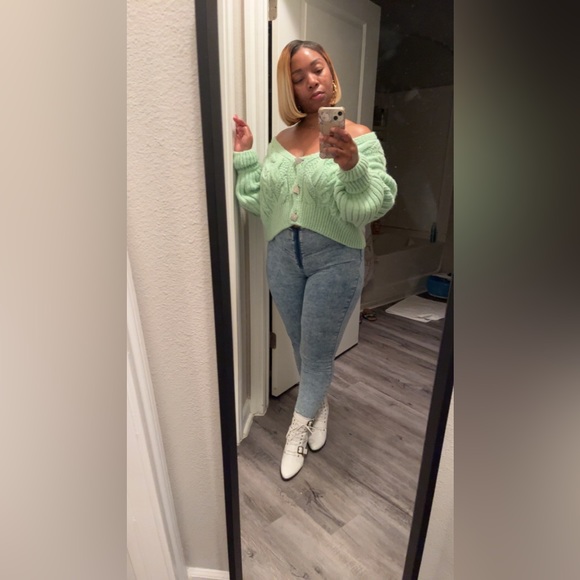 Meet your Posher, Tangie - Picture 2 of 12